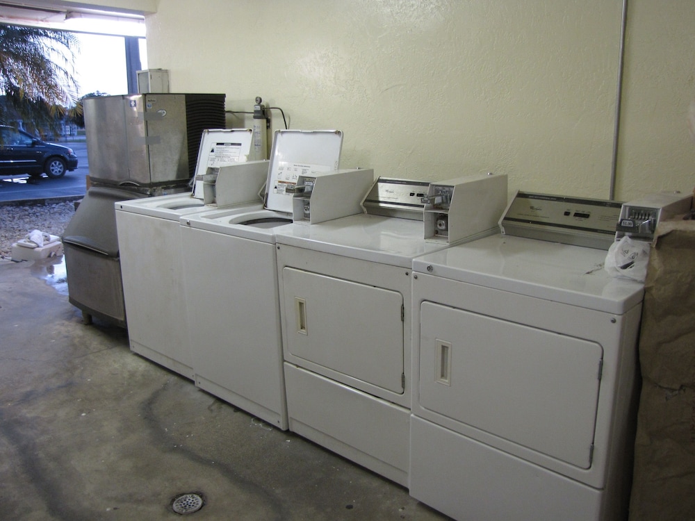 Budget Host Inn - photo 23