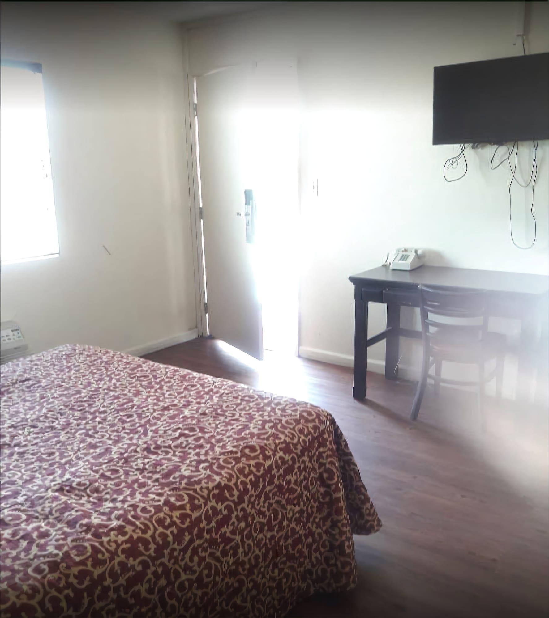 Colton Motel - photo 6