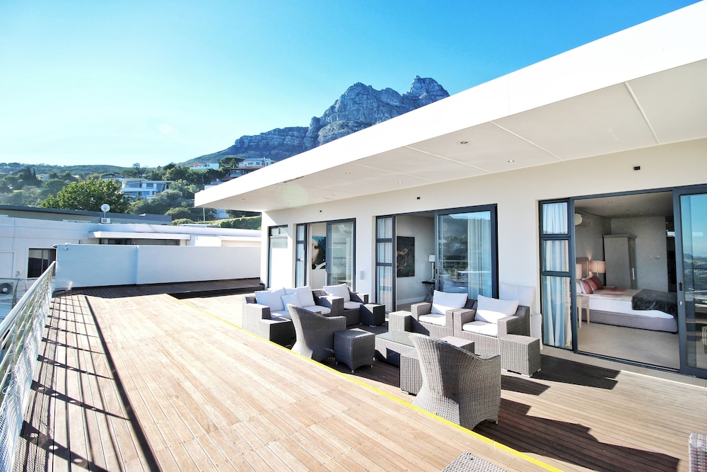 The Blue Emerald — 4-Star Luxury Hotel in Cape Town, South Africa