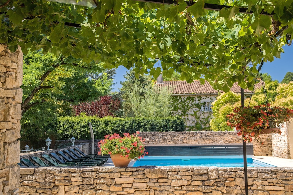 Hotel L'escarbille — hotel in Vaison-La-Romaine