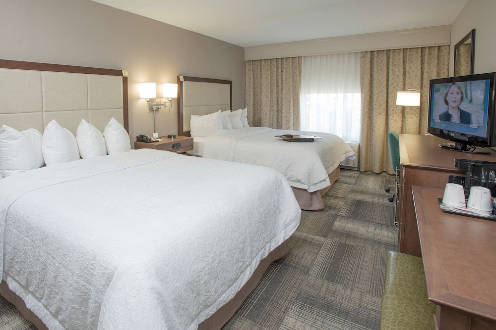 Hampton Inn & Suites Cincinnati Union Center - photo 7