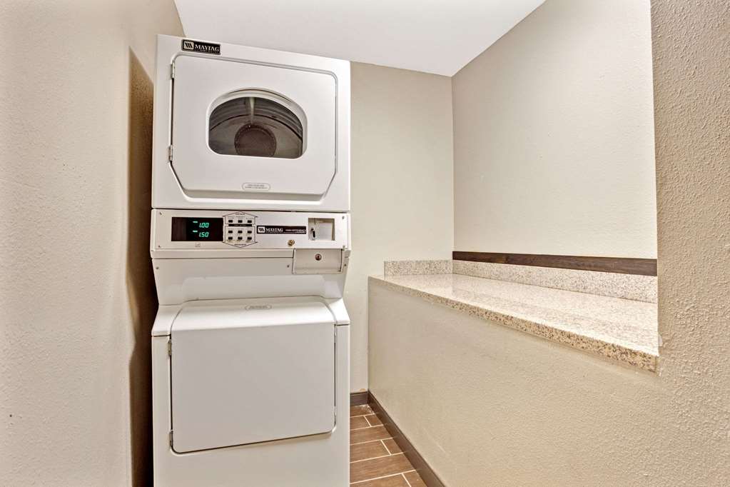 Super 8 by Wyndham Louisville Airport - photo 13