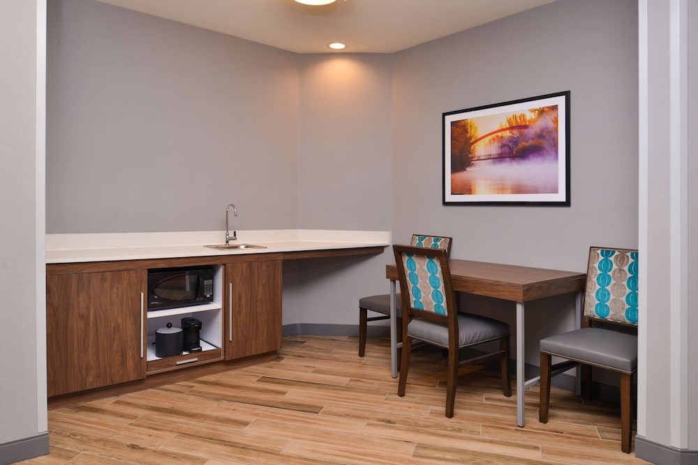 Hampton Inn & Suites Boise Spectrum - photo 76