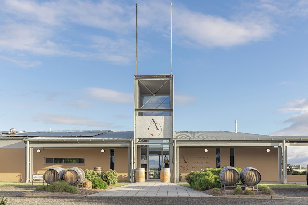 Adina Vineyard - carbon neutral hotel in Greta