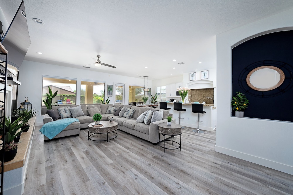 Luxurious 5BR Resort Style Home w Pool & Spa - photo 20