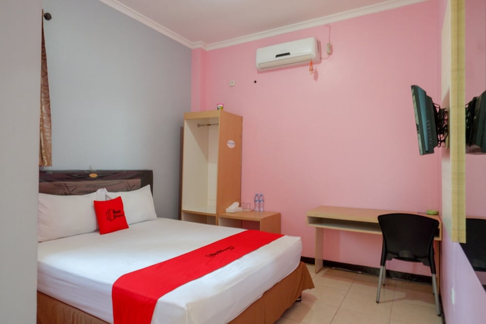 RedDoorz Plus Syariah @ Hotel Boulevard Luwuk — Luwuk — photo 5