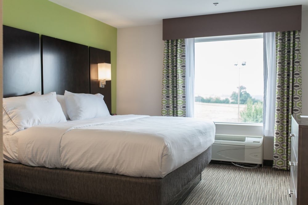Holiday Inn Express & Suites Sweetwater by IHG - photo 14
