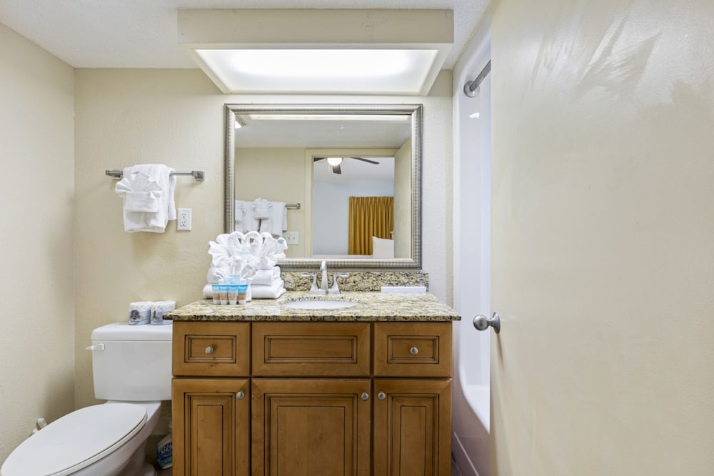 Hosteeva Breathtaking Oceanfront Views w Pool Atlantica Towers Condo - photo 17