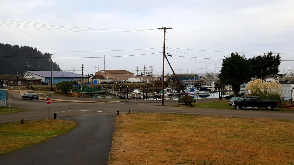 Winchester Bay Inn - photo 63