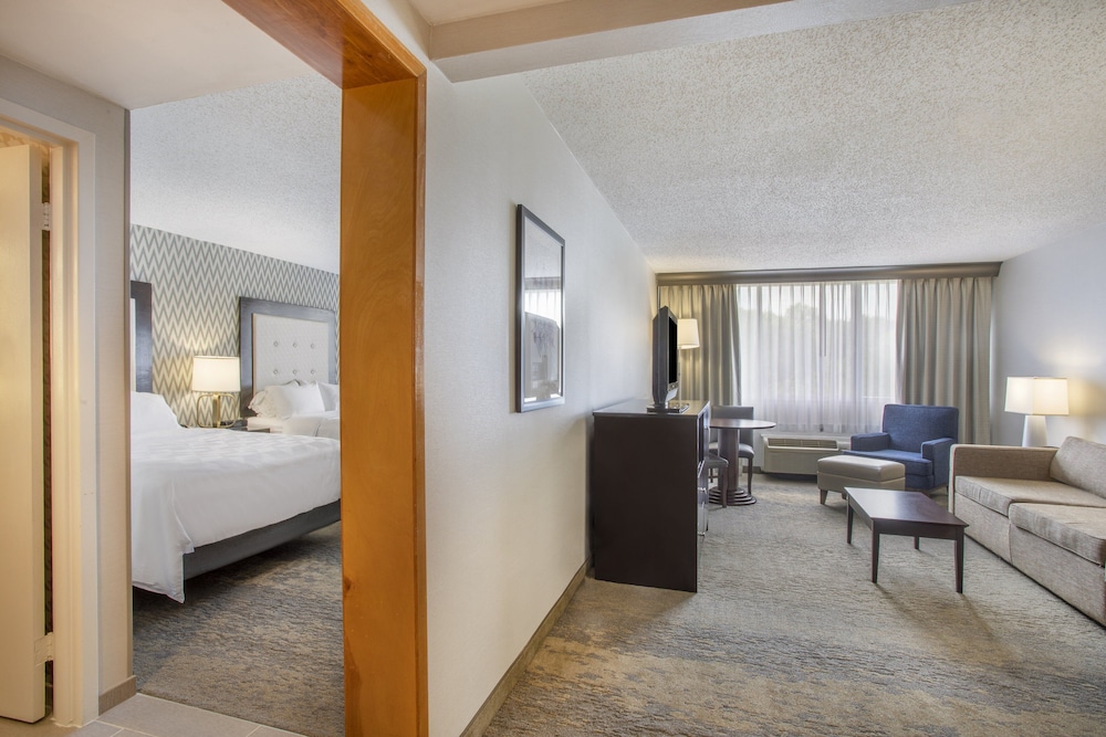 Holiday Inn & Suites Parsippany Fairfield by IHG - photo 10