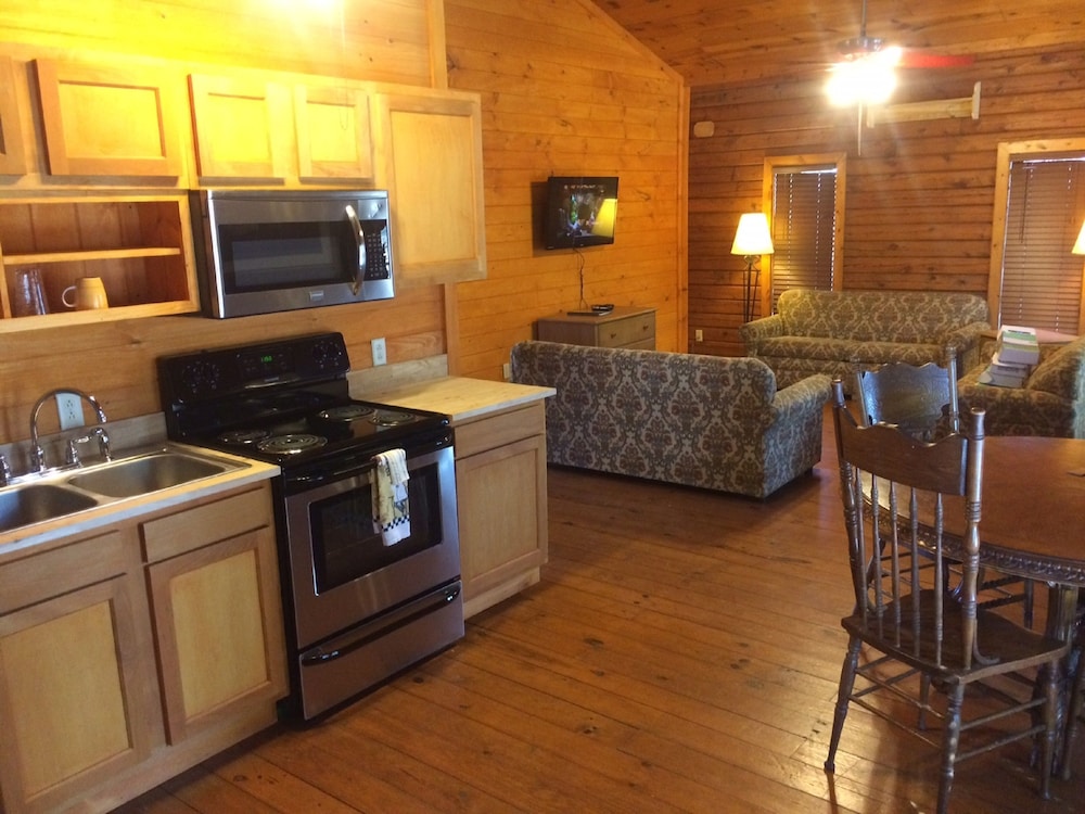 The Smokehouse Lodge and Cabins - photo 33