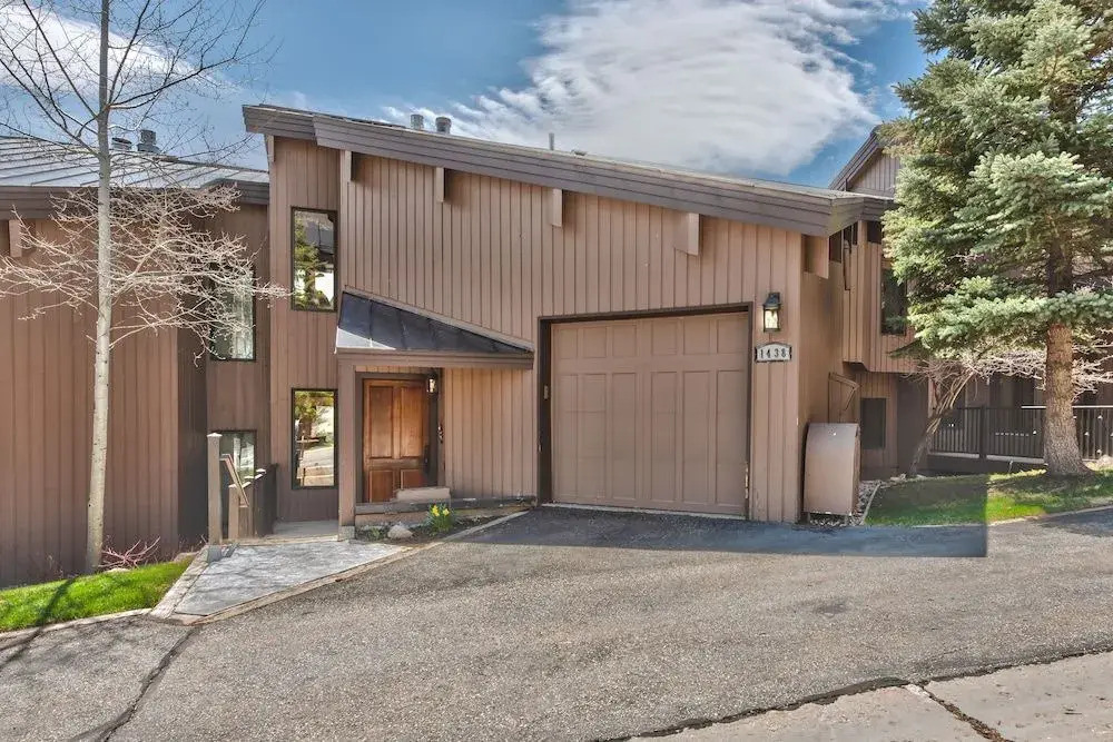 Pinnacle by Lespri Management in Bridgeport, United States