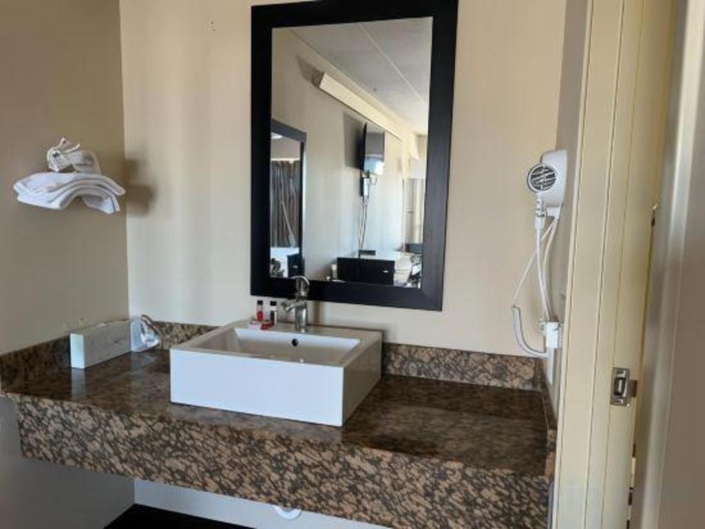 Baymont by Wyndham Holland Toledo - photo 20