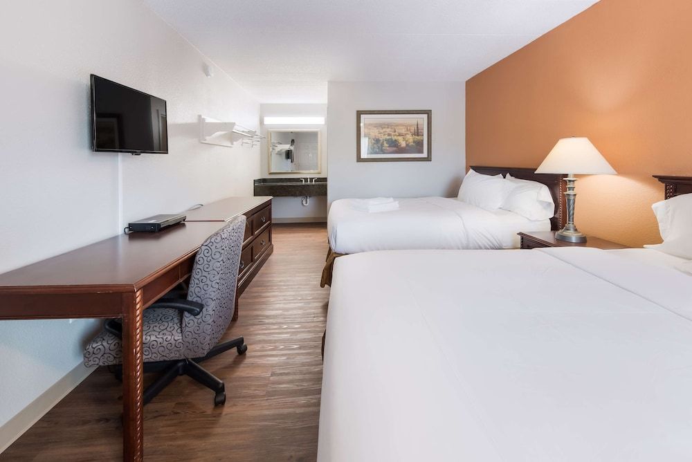 Americas Best Value Inn Columbus - photo 17