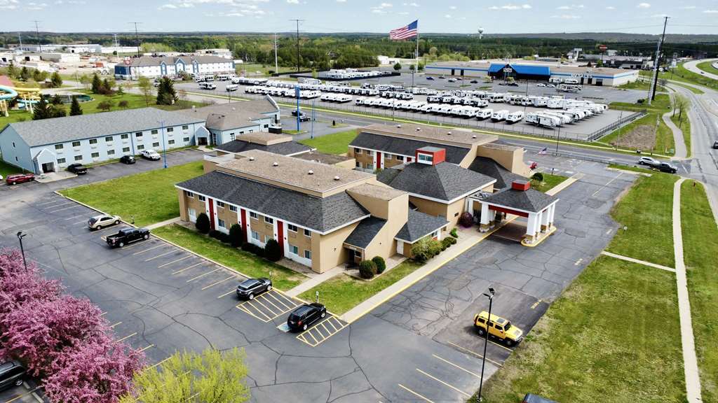 Econo Lodge Wausau Rothschild - photo 4