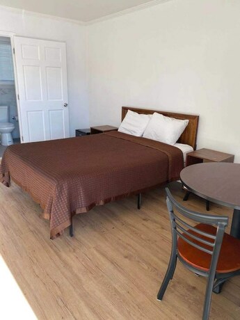 Village Motel - photo 15
