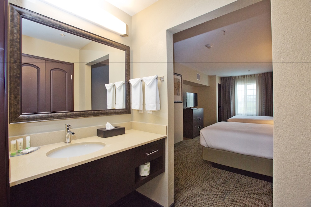 Staybridge Suites Austin South Interstate Hwy 35 an IHG Hotel - photo 4
