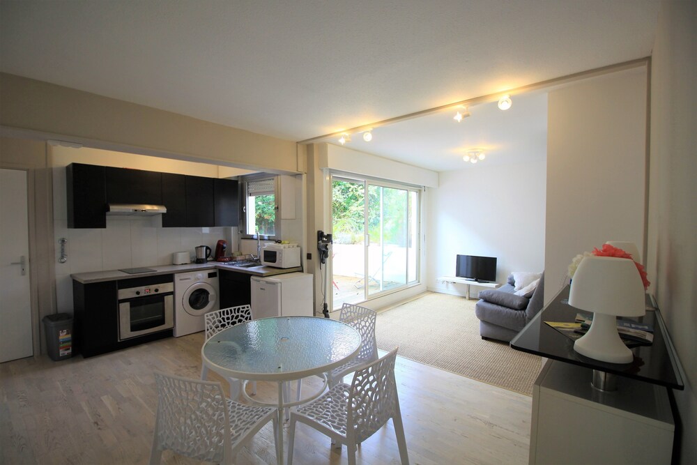 T2 lumineux vue bassin parking wifi PERLIERES — 4-Star Luxury Hotel in Arcachon, France