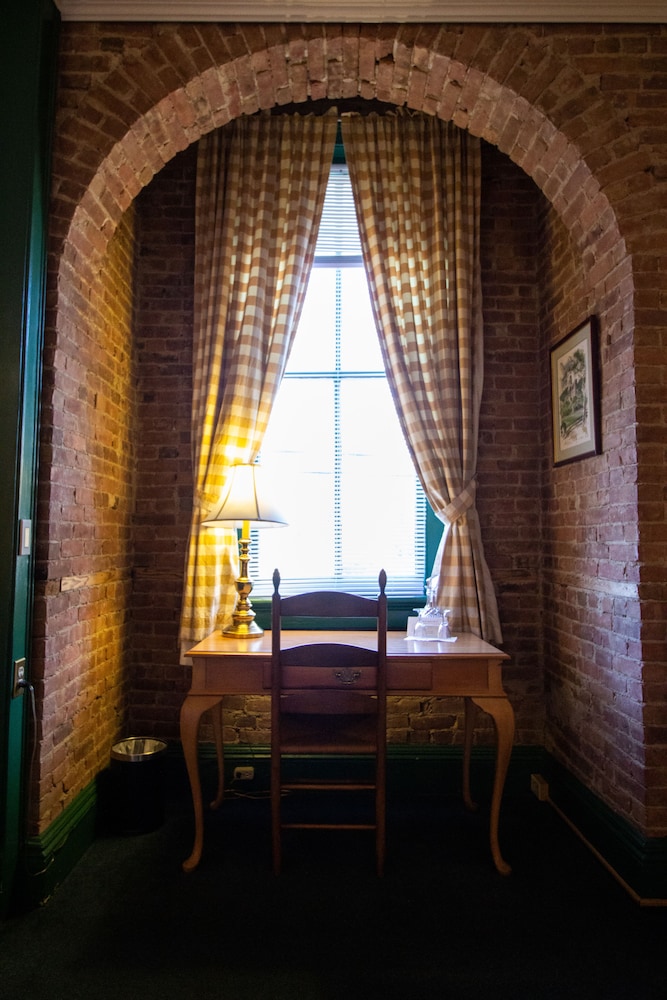 Beekman Arms and Delamater Inn - photo 8