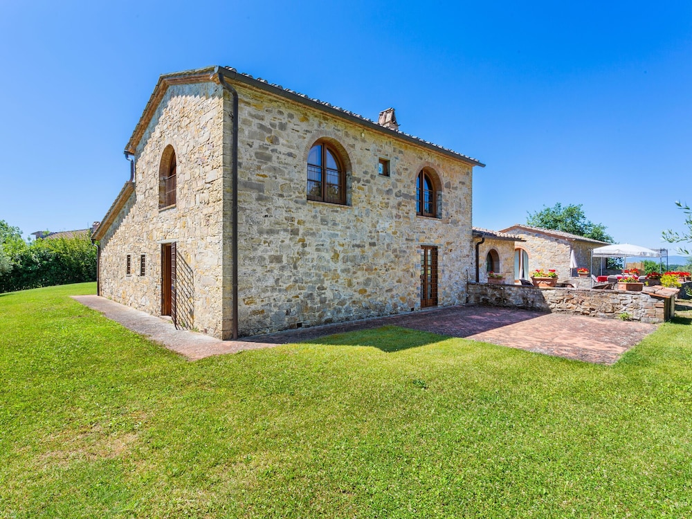 Casa Roseto — 5-Star Luxury Hotel in Tavarnelle Val Di Pesa, Italy