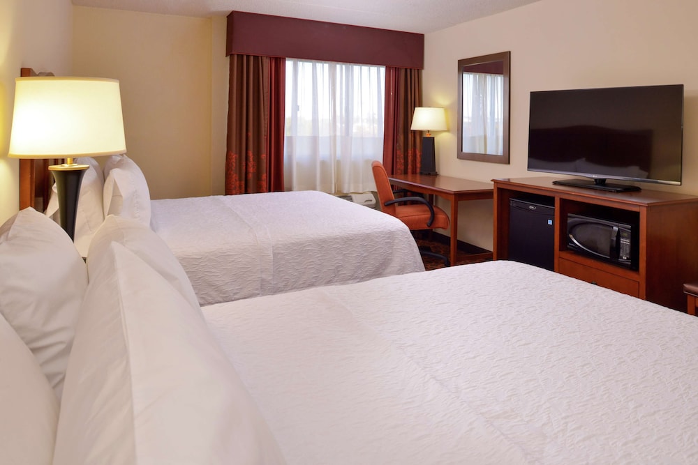 Hampton Inn Frederick - photo 17