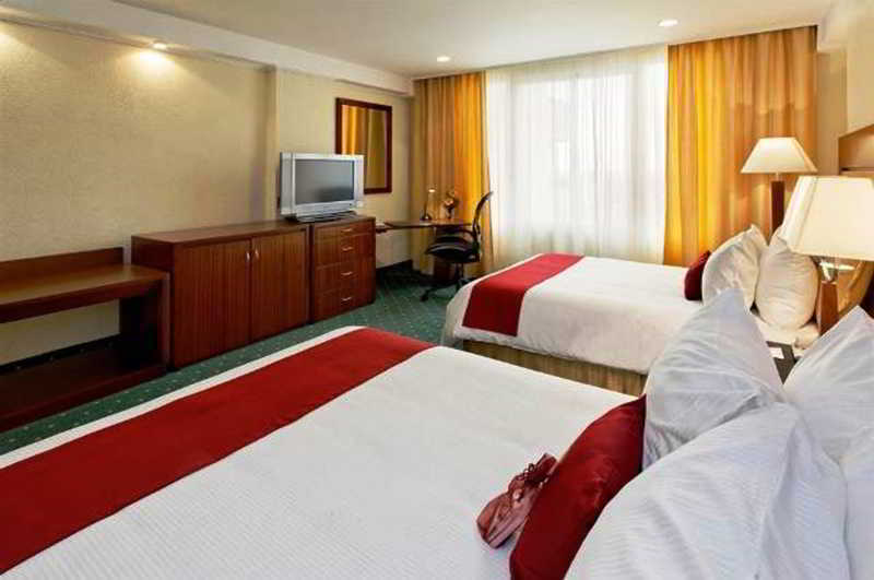 Crowne Plaza Maruma Hotel & Casino — hotel in Maracaibo