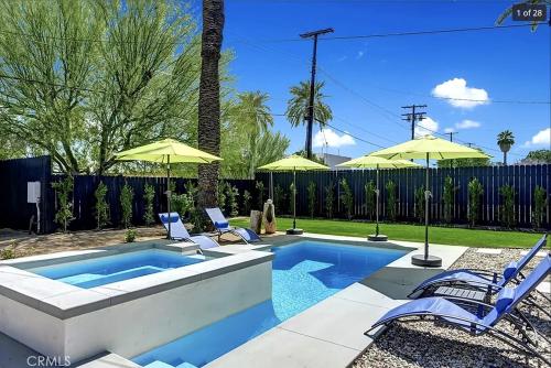 Modern Coachella Poolside Oasis in Indio, United States