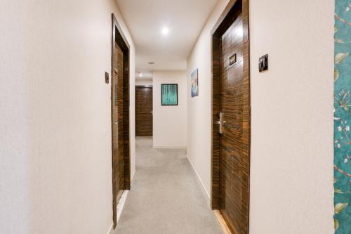 Super Collection O Andheri Near Western Express Highway in Mumbai, India