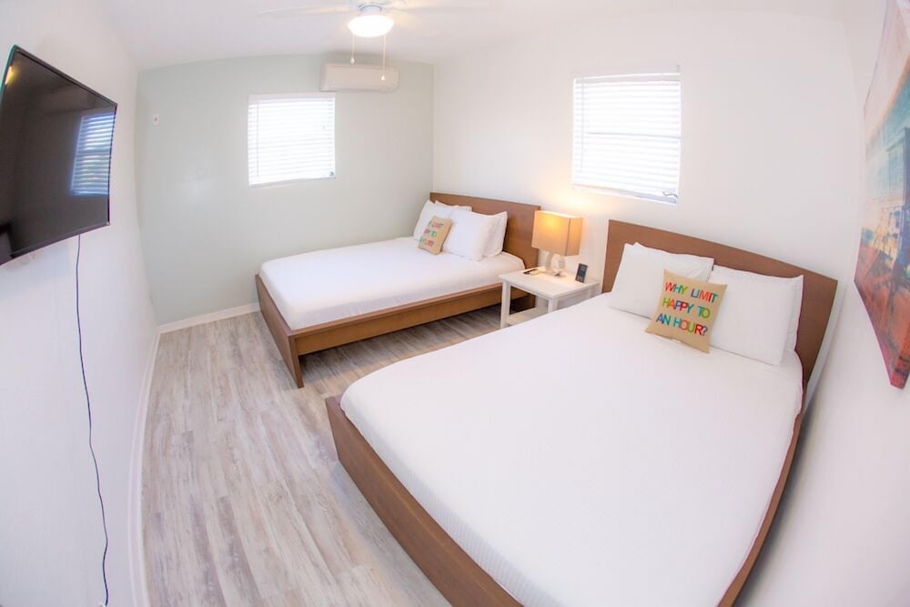 St Pete Beach Suites - photo 26