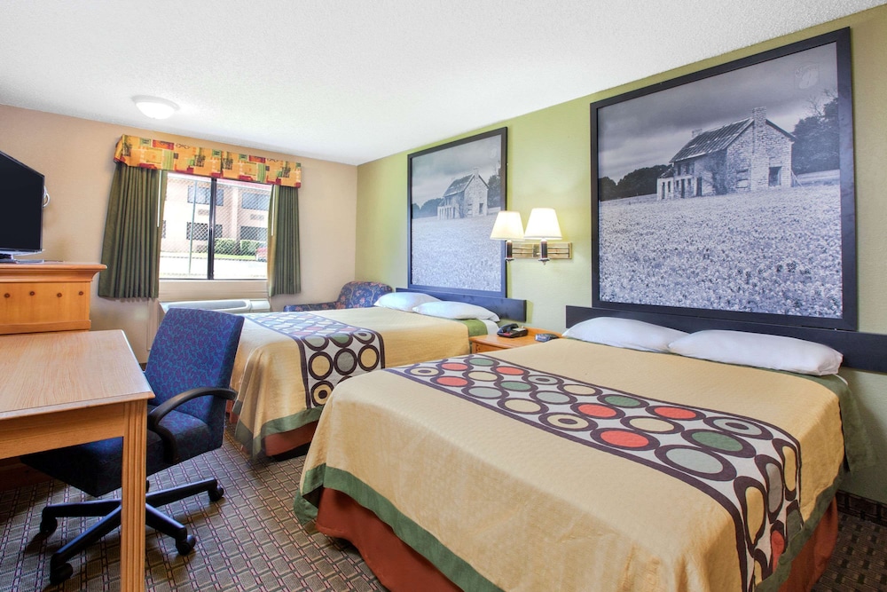 Super 8 by Wyndham Sherman - photo 8