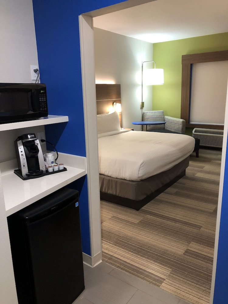 Holiday Inn Express Pineville Alexandria Area by IHG - photo 5
