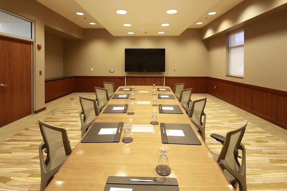 I Hotel And Illinois Conference Center - photo 33