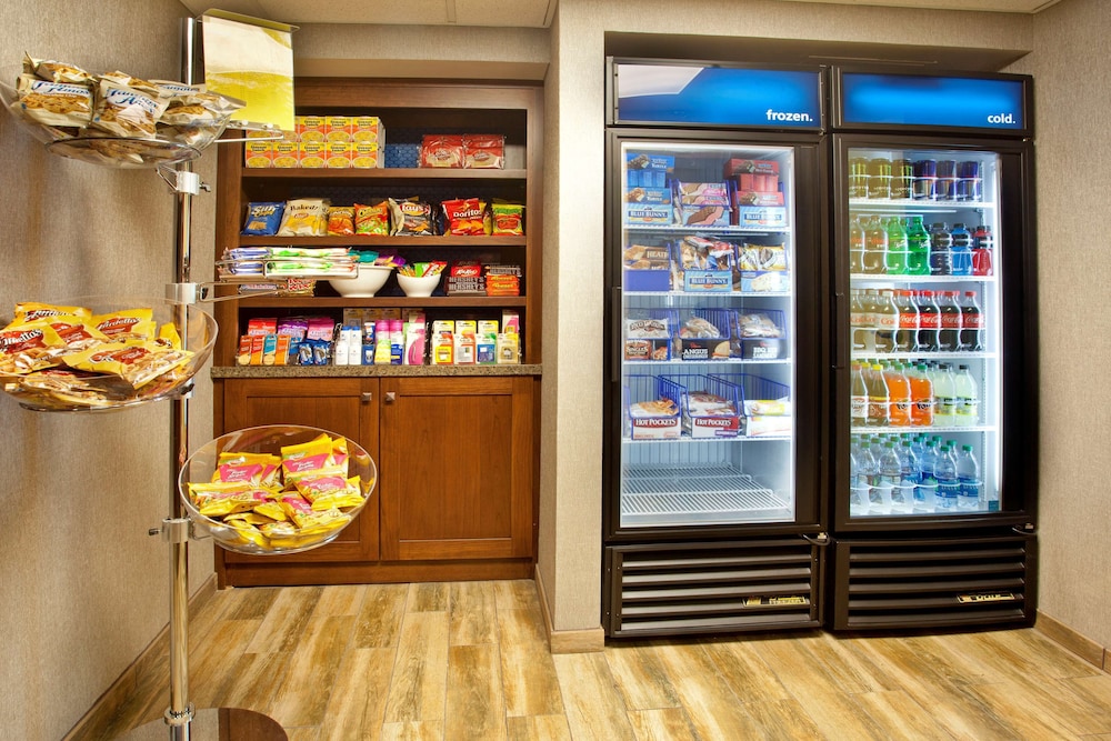 Hampton Inn & Suites El Paso Airport - photo 56