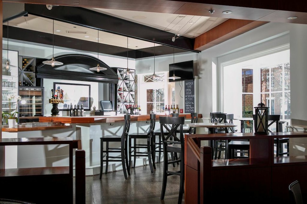 The Tidewater Inn - photo 45