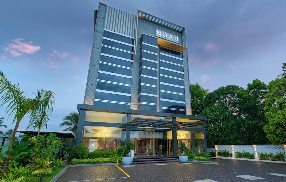 Noah Sky Suites — 4-Star Luxury Hotel in Cochin, India