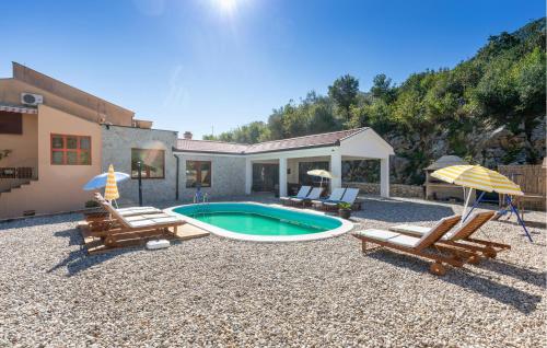 Amazing Home In Kula Norinska With Wifi — 4-Star Luxury Hotel in Kula Norinska, Croatia