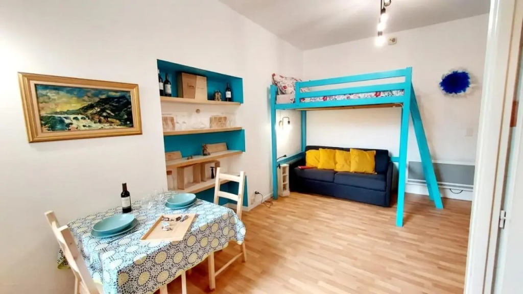 T2 bis quartier chateau de Pau in Pau, France