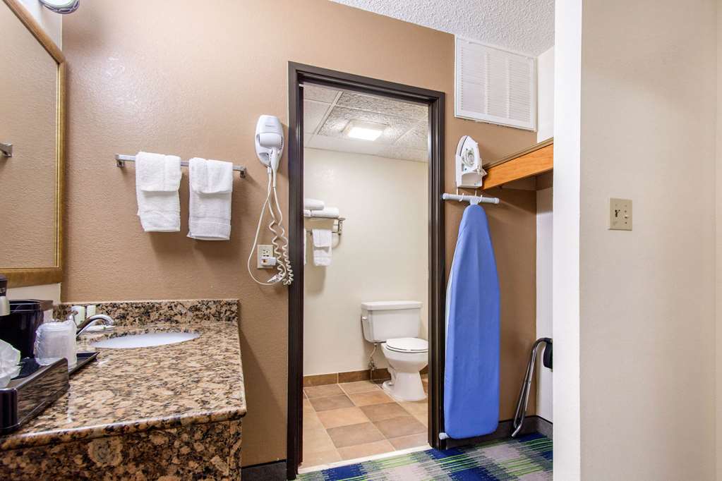 Quality Inn Arkansas City North - photo 21