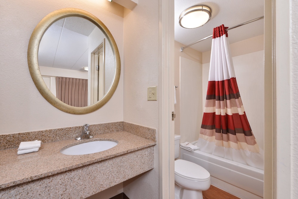 Red Roof Inn Merrillville - photo 26