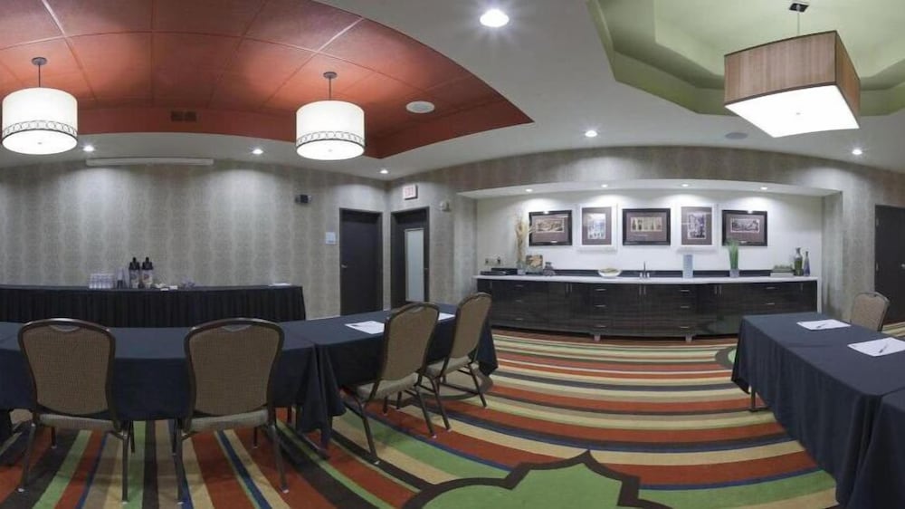 Holiday Inn Express Hotel & Suites Fulton by IHG - photo 22