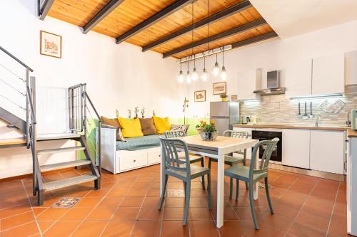 GuestHost Le Ciminiere Home Central apt near the station — 4-Star Luxury Hotel in Catania, Italy