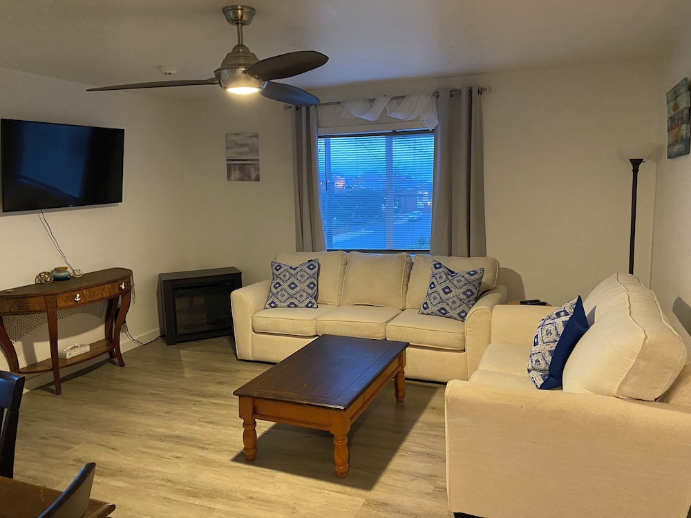 Newport Bay Motel - photo 25