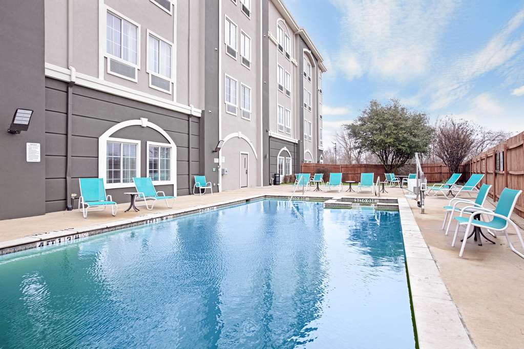 La Quinta Inn & Suites by Wyndham Paris - photo 7