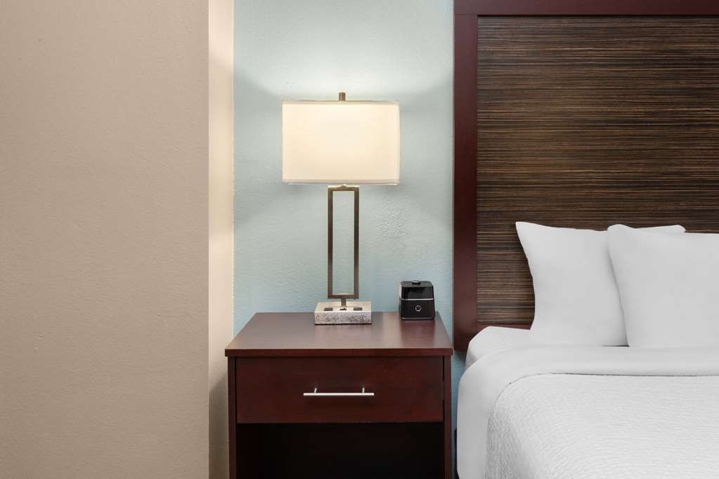 La Quinta Inn & Suites by Wyndham Houma - photo 33