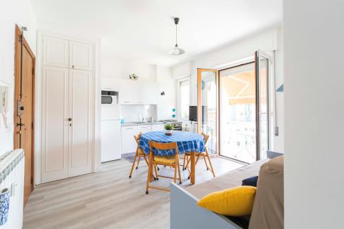 179 Casa Sea and Sun Balcone vista mare 100m dal mare — 4-Star Luxury Hotel in Lavagna, Italy