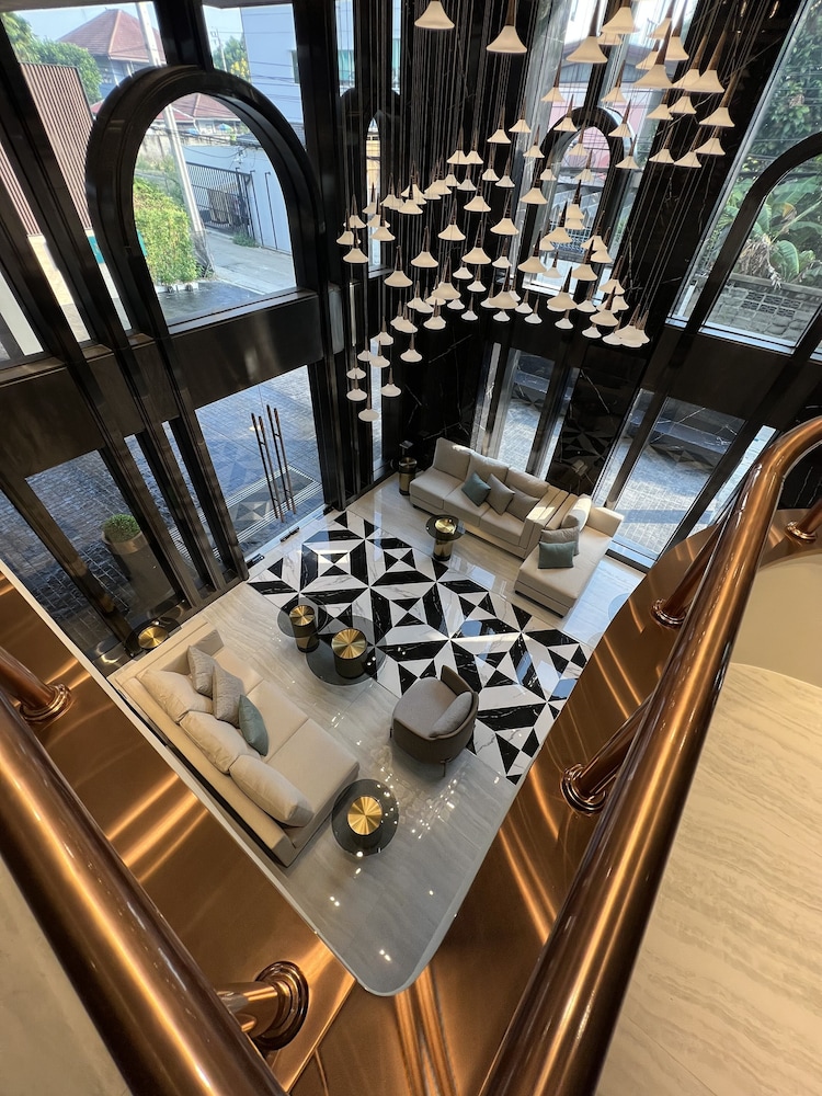 Arni Skye Hotel