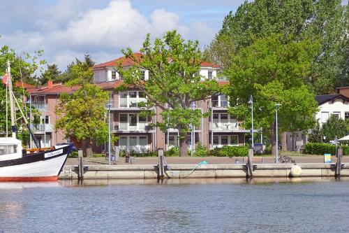 Hafenresidenz Lauterbach Ferienwohnung 2 7 — 4-Star Luxury Hotel in Lauterbach, Germany