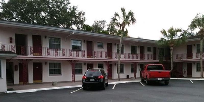 Carriage Inn Motel - photo 5