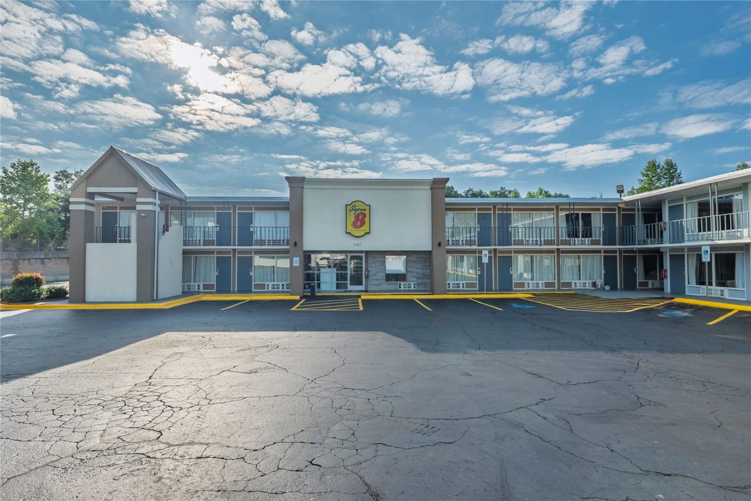 Super 8 by Wyndham Morganton - photo 4
