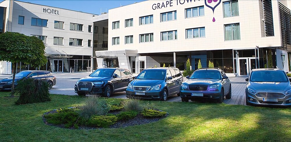 Grape Town Hotel Park79 — 4-Star Luxury Hotel in Zielona Gora, Poland